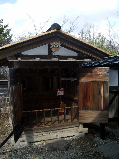 写真：氏神堂