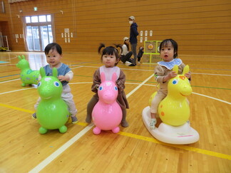 写真:5月21日活動風景・お友達とロディに乗りました