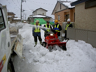 写真：除排雪作業（手形東町第一区町内会）