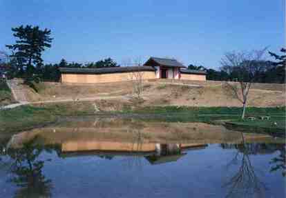 公園に復元されている「古代沼」