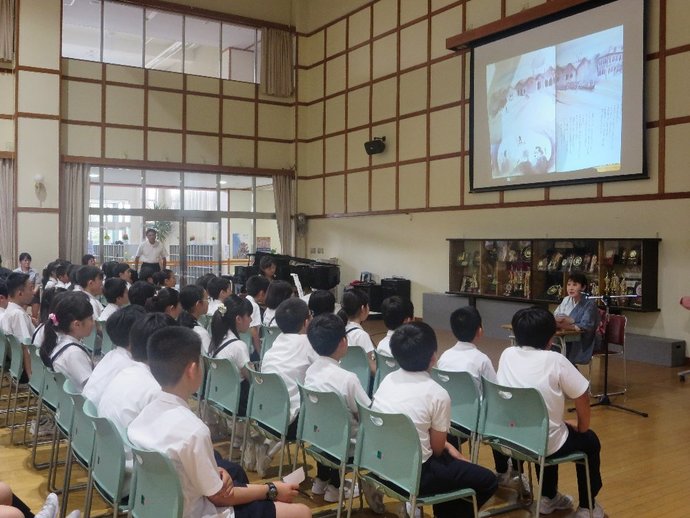 写真：平和の朗読会の様子1