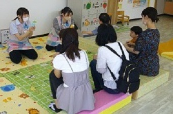 写真：おはなしはっぴぃタイム