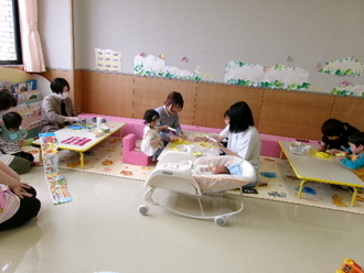 写真：手形とりの様子4