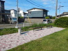 写真：ベンチ・水飲み場