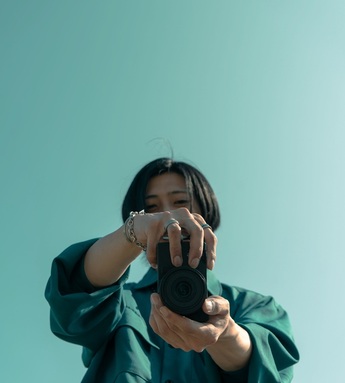 監督：田島陽